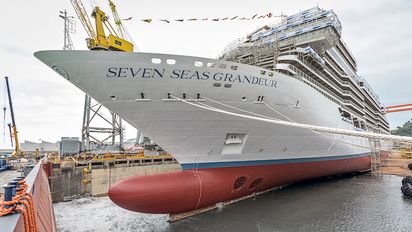 Regent Seven Seas y la constructora de barcos Fincantieri realizaron la flotación del nuevo crucero Seven Seas Grandeur.