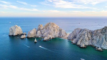 Vacaciones enLos Cabos: disfruta de playas icónicas, avistamiento de ballenas y unapropuesta culinaria de primer nivel.&nbsp;