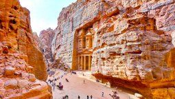 altText(Jordania: el hechizo de piedra de Petra que cautiva y atrapa a todos )}