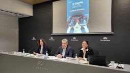 Martí Sarrate, presidente de B-Travel y Marta Domènech, directora general de turismo.