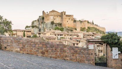 Una panorámica de Alquézar, uno de los tres pueblos de España, distinguido por OMT en 2022.