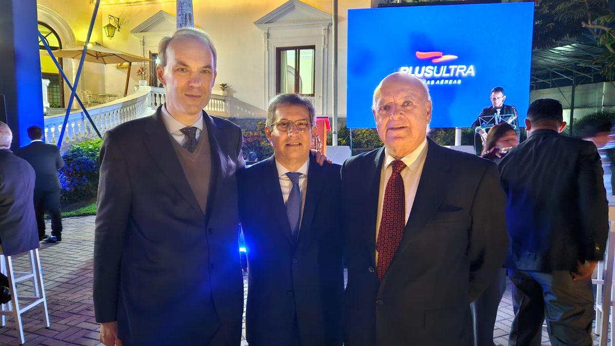 Gremios del turismo tambi&eacute;n estuvieron presentes en el 9&deg; aniversario de Plus Ultra.