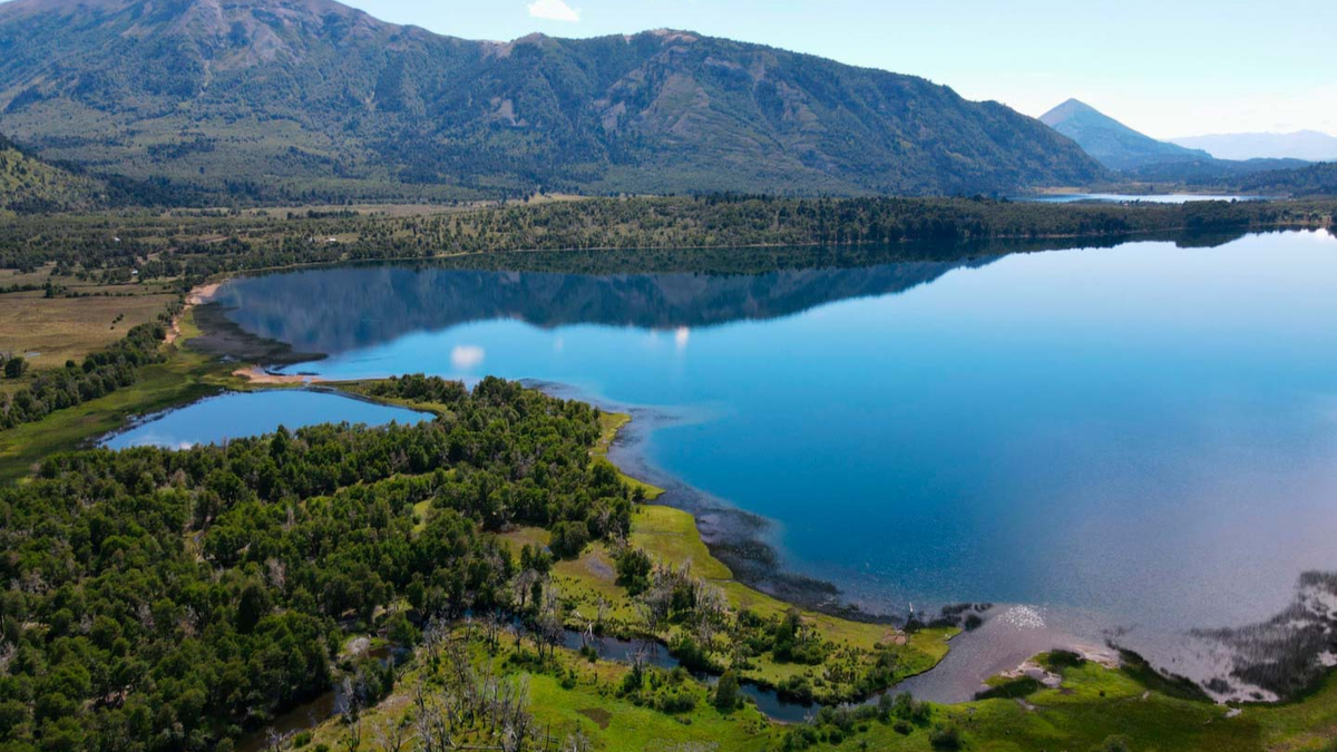 Vacaciones 2026 con PreViaje: la Ruta Provincial 23 atraviesa algunos de los paisajes m&aacute;s bellos de Neuqu&eacute;n.