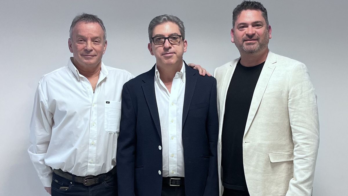 Achishai Gal, chief executive officer de Issta Lines Ltd; Sebastián Falus, fundador y CEO de TIJE Travel Tech Group; Darren Rozowsky, CEO de StarNext.