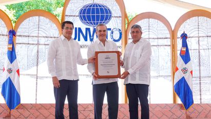Ministro de Turismo de República Dominicana, David Collado; presidente de la República, Luis Abinader, y Zurab Pololikashvili, secretario general de OMT.