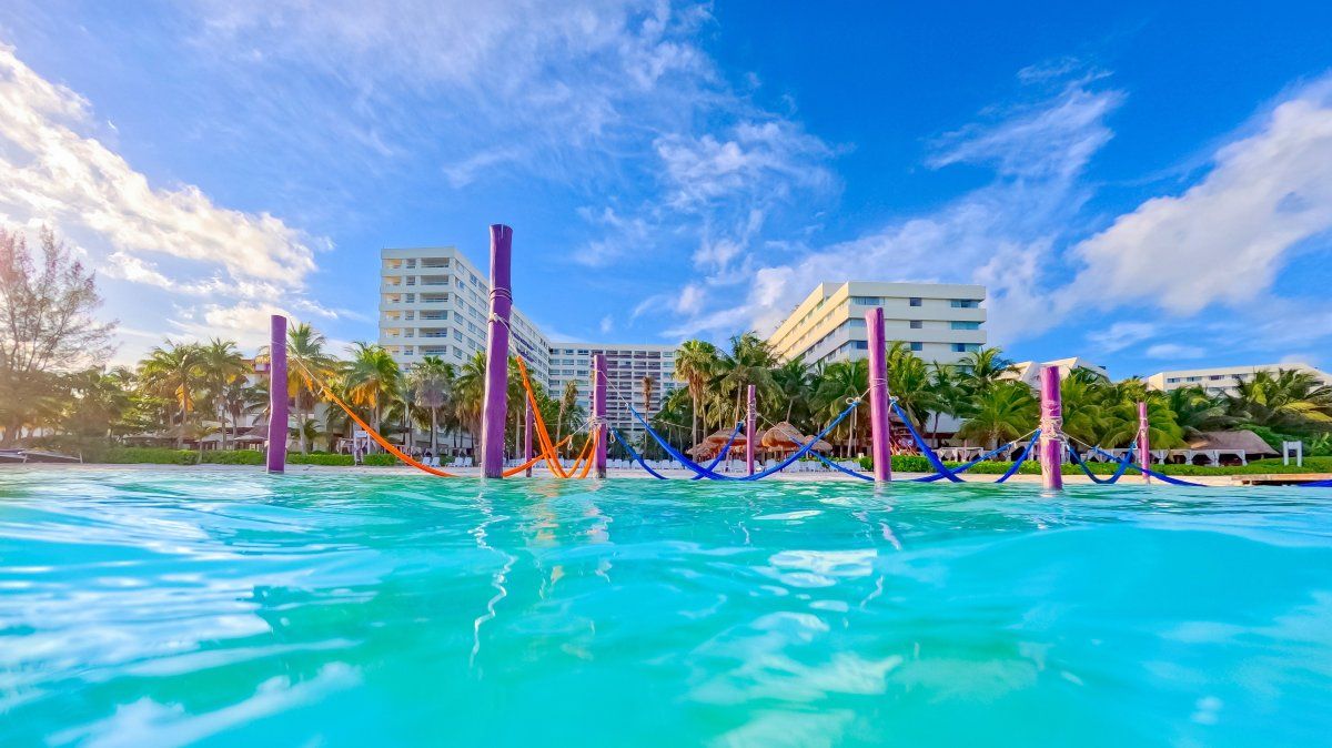 Oasis Hotels & Resorts ofrece en Cancún y Tulum propuestas que celebran la riqueza natural de la región. Oasis Hotels & Resorts ofrece en Cancún y Tulum propuestas que celebran la riqueza natural de la región.