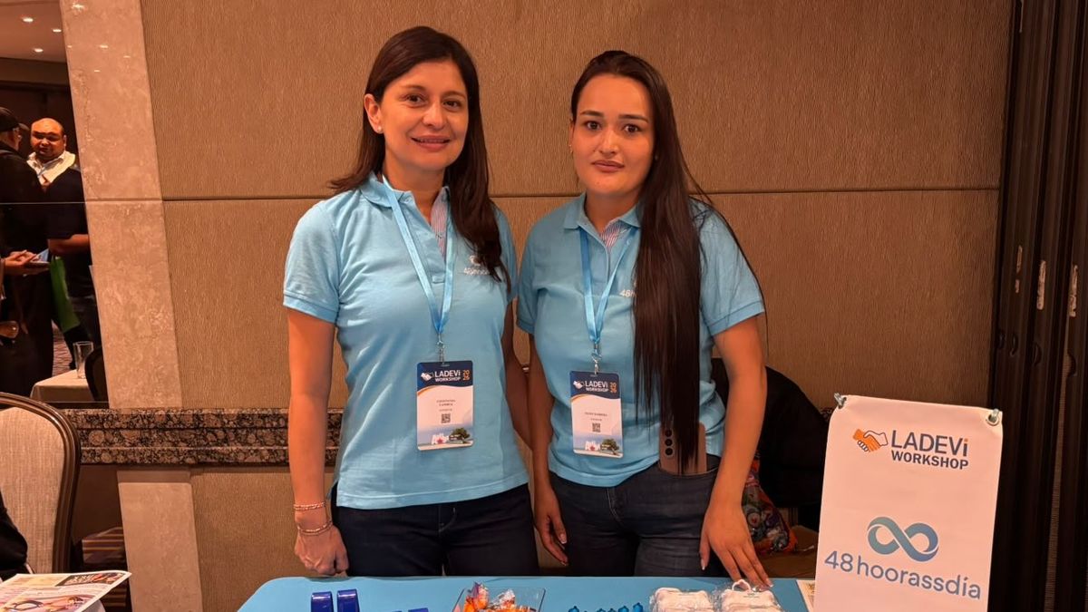 48hoorassdía: Constanza Gamboa y Yeimy Barrera.