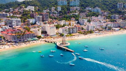 Descubre la magia de Puerto Vallarta donde las playas doradas la cultura vibrante y la hospitalidad te esperan para una experiencia inolvidable.