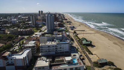 Verano 2024 en Villa Gesell: 3 hoteles a metros de la playa por menos de $45.000 la noche