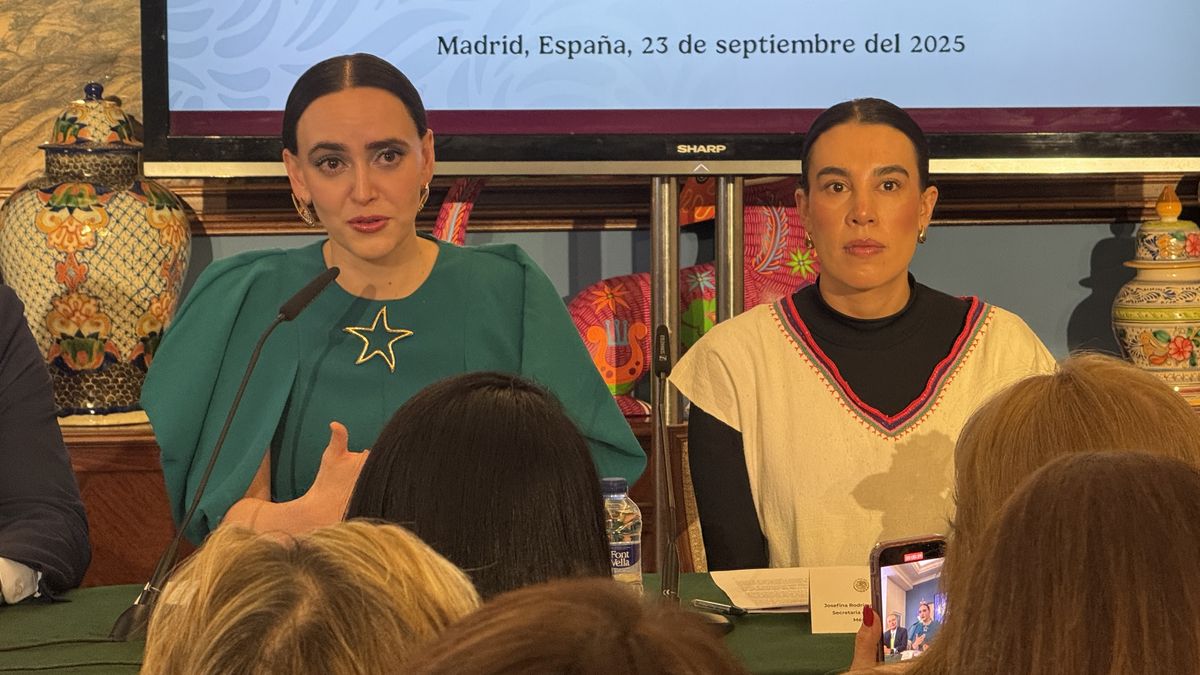 Altagracia Gómez, presidenta de consejo de desarrollo económico regional de México y Josefina Rodríguez, secretaria de turismo de México.