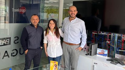 Operadora Travel Shop invitó a Linda Garzón a sus oficinas para compartir los atractivos turísticos de Cali. También estuvieron presentes Miguel Galicia y Jorge Valdez.