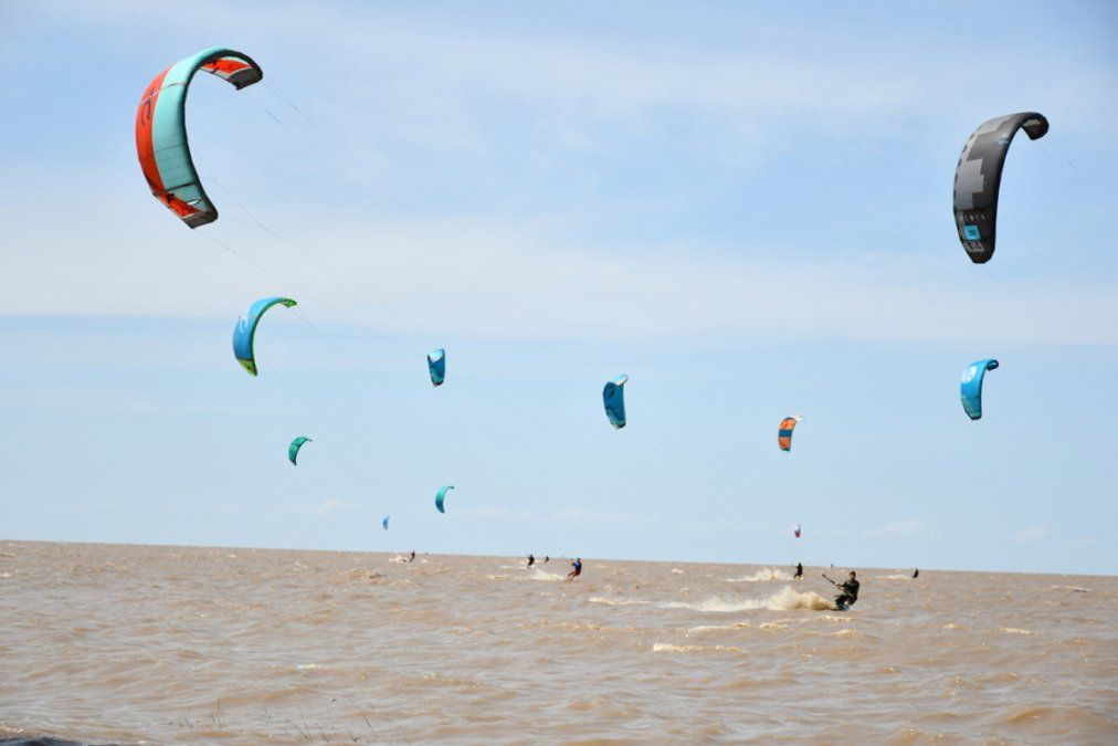 Escapadas: el Balneario Municipal Magdalena es la playa más alejada de Ciudad de Buenos Aires, se ubica a poco más de 100 km. Escapadas: el Balneario Municipal Magdalena es la playa más alejada de Ciudad de Buenos Aires, se ubica a poco más de 100 km.