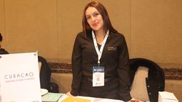 Nataly Palacios, asesora de la Oficina de Turismo de Curazao en el marco de Ladevi Workshop Bogotá 2026-1.