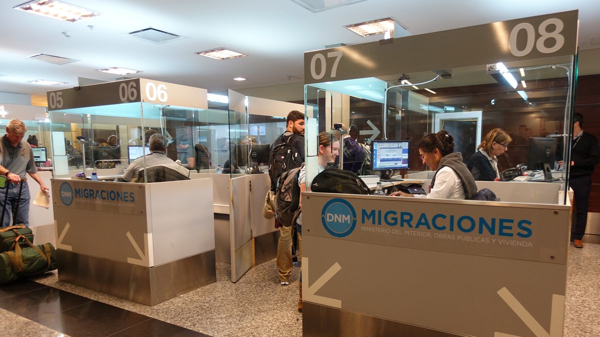 Javier Milei habilita el ingreso sin arancel de turistas con visa de Estados Unidos desde China y República Dominicana. Daniel Scioli celebra el cambio de los requisitos y lo ve como impulso al turismo receptivo.