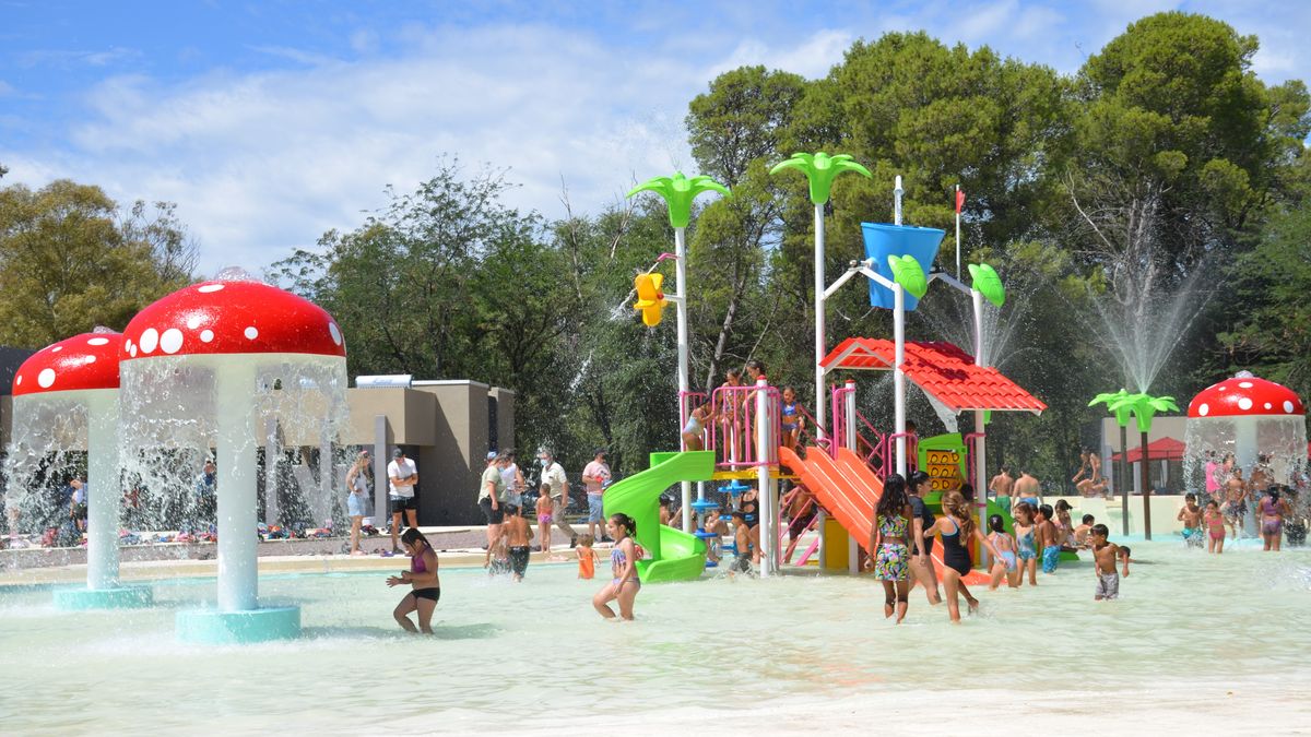 La Pampa: Winifreda se encuentra en el Camping Vivero Municipal, en la intersección de la Ruta Nacional 35 y la Provincial 10, a solo 4 km. de la localidad homónima.