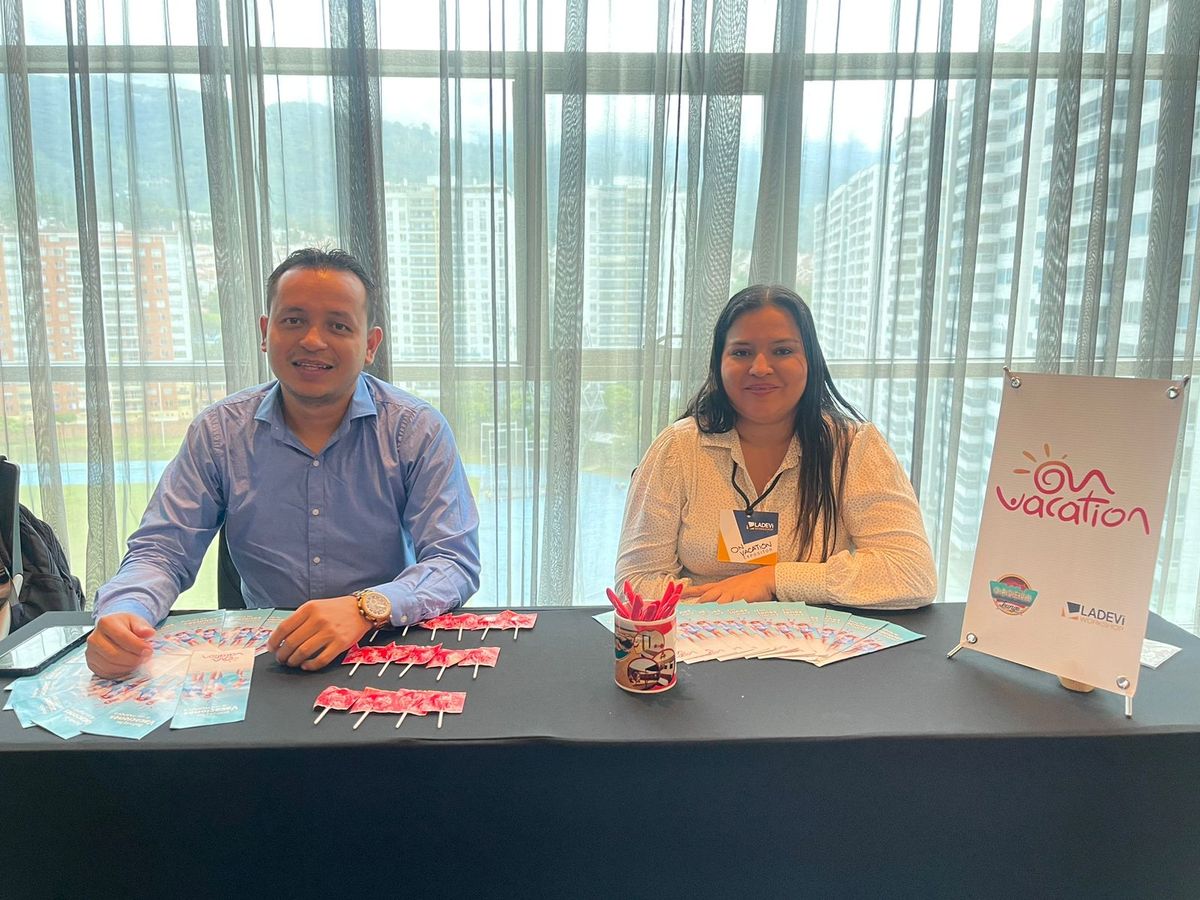 Equipo de On Vacation en el Workshop de Ladevi en Bucaramanga.
