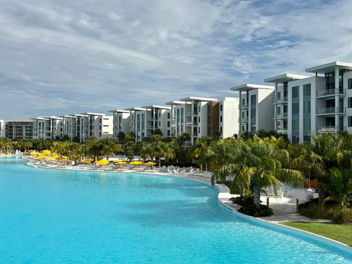 Evermore Resort: residencias de lujo, laguna privada y alojamiento para  grupos en Orlando, image size:1200x900