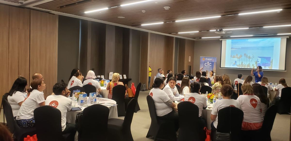 Invitados estuvieron atentos a las exposiciones de las empresas invitadas.