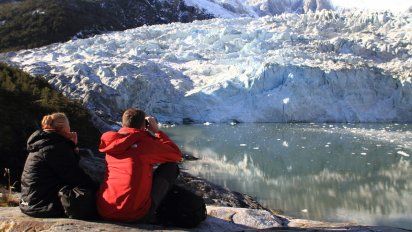 Las rutas incluyen desembarcos en algunos de los hitos del paisaje patagónico, como el asombroso glaciar Pía.