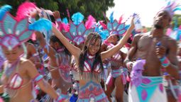 Antigua y Barbuda tiene uno de los carnavales más coloridos del Caribe.