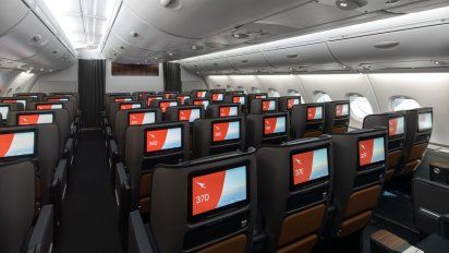 El uso más inteligente del espacio ha creado una cubierta superior de clase premium y una sala de embarque ampliada.