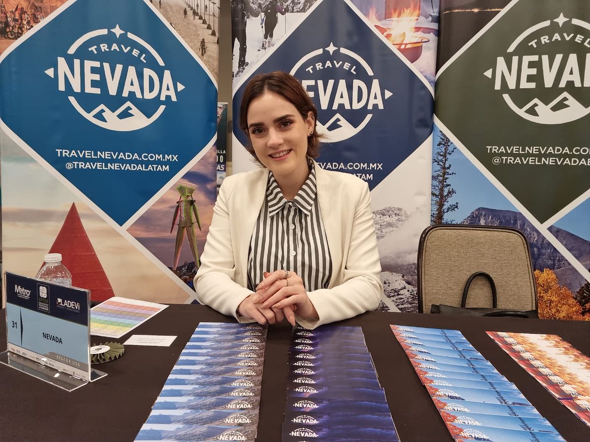 Ophelie Rullier en el escritorio de Tavel Nevada en EPTUR.