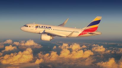 Nuevo avión de Latam Airlines Group exhibe colores del Ecuador