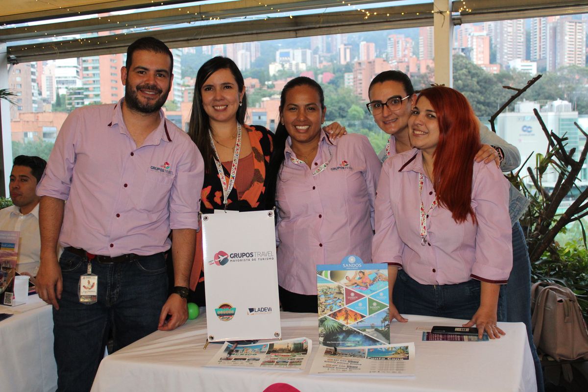 Bryan Pulgarin, director comercial; Isabel Cristina Tamayo, gerente general; Paula Lopez, estrategias; Natalia Ocho, directora de Operaciones; Brenda Patiño, ejecutiva comercial de Grupos Travel.
