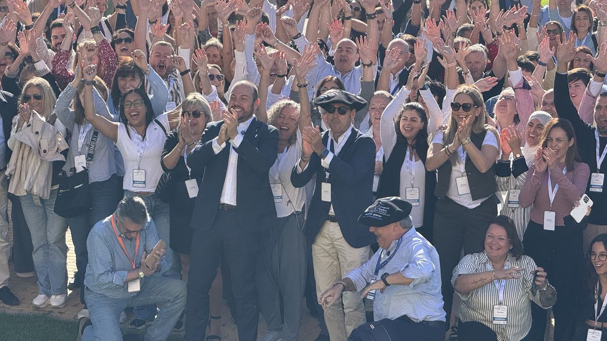Foto de familia de la V Convención de DIT Gestión.