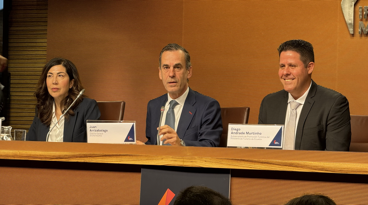 Rosana Morillo, secretaria de Estado de Turismo de España, Juan Arrizabalaga, director de Ifema, y Diego Andrade, subsecretario de promocion turística de Ecuador.