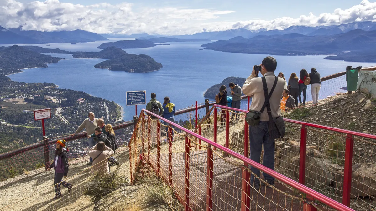 El cerro Otto ofrece una de las mejores postales de Bariloche.