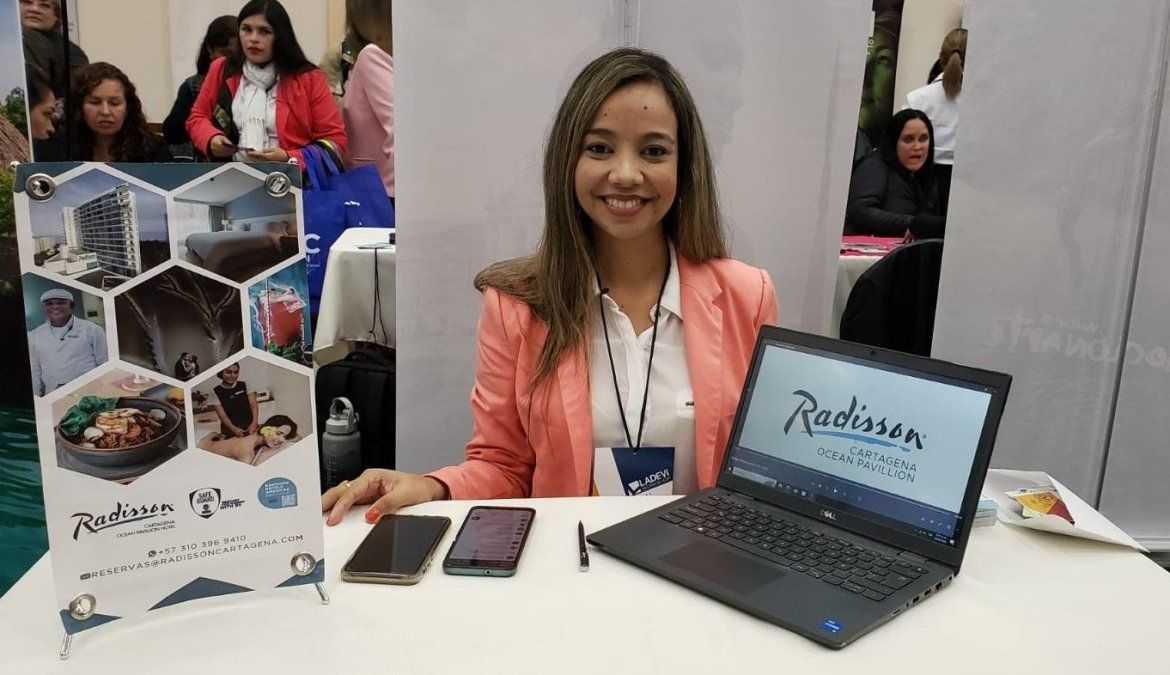 En el marco de la edición Perú de Ladevi Workshop, Angélica Daza, directora de Mercadeo y Ventas de Radisson, promovió el hotel Radisson Cartagena Ocean Pavillion. - Ladevi Medios y Soluciones En el marco de la edición Perú de Ladevi Workshop, Angélica Daza, directora de Mercadeo y Ventas de Radisson, promovió el hotel Radisson Cartagena Ocean Pavillion.