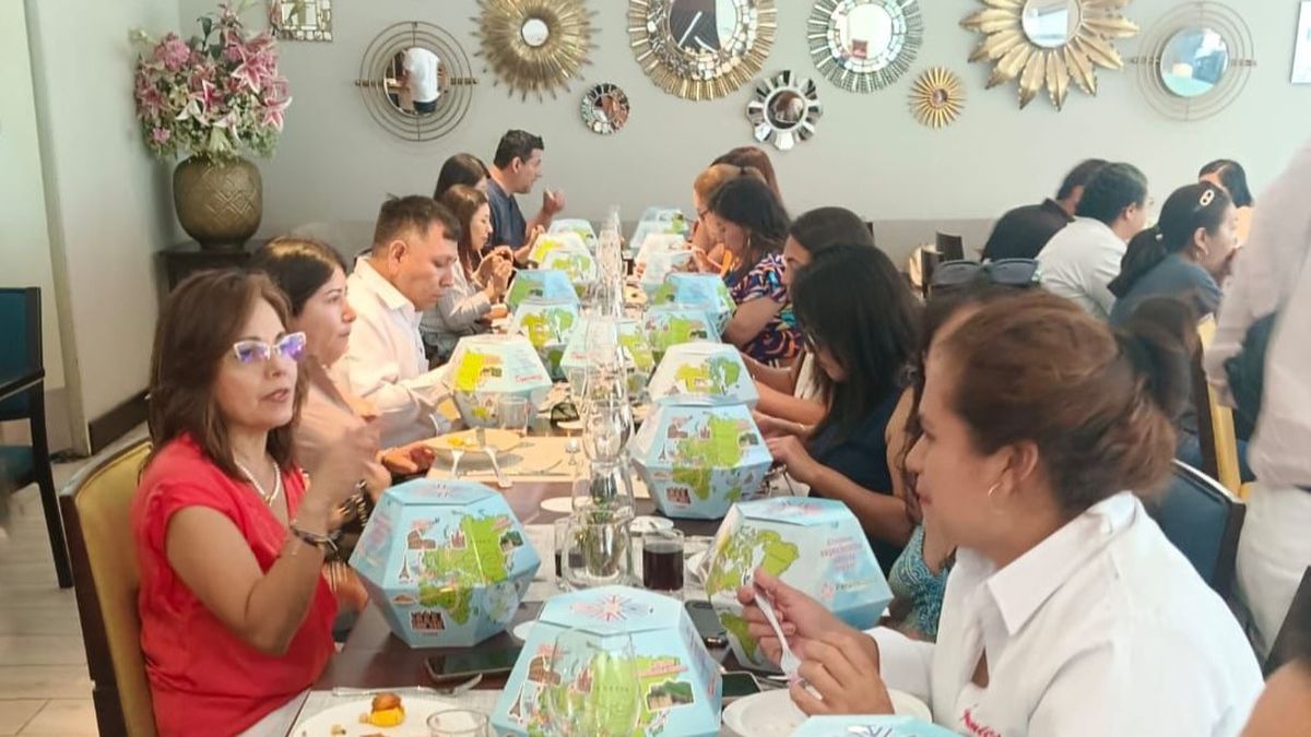 Agencias de viajes compartiendo el almuerzo de celebraci&oacute;n con el equipo de Per&uacute; Ink&aacute;sico.