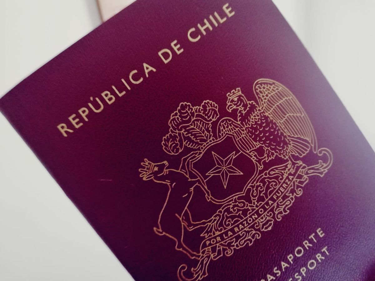 Pasaportes: Aisino deberá pagar por información adulterada