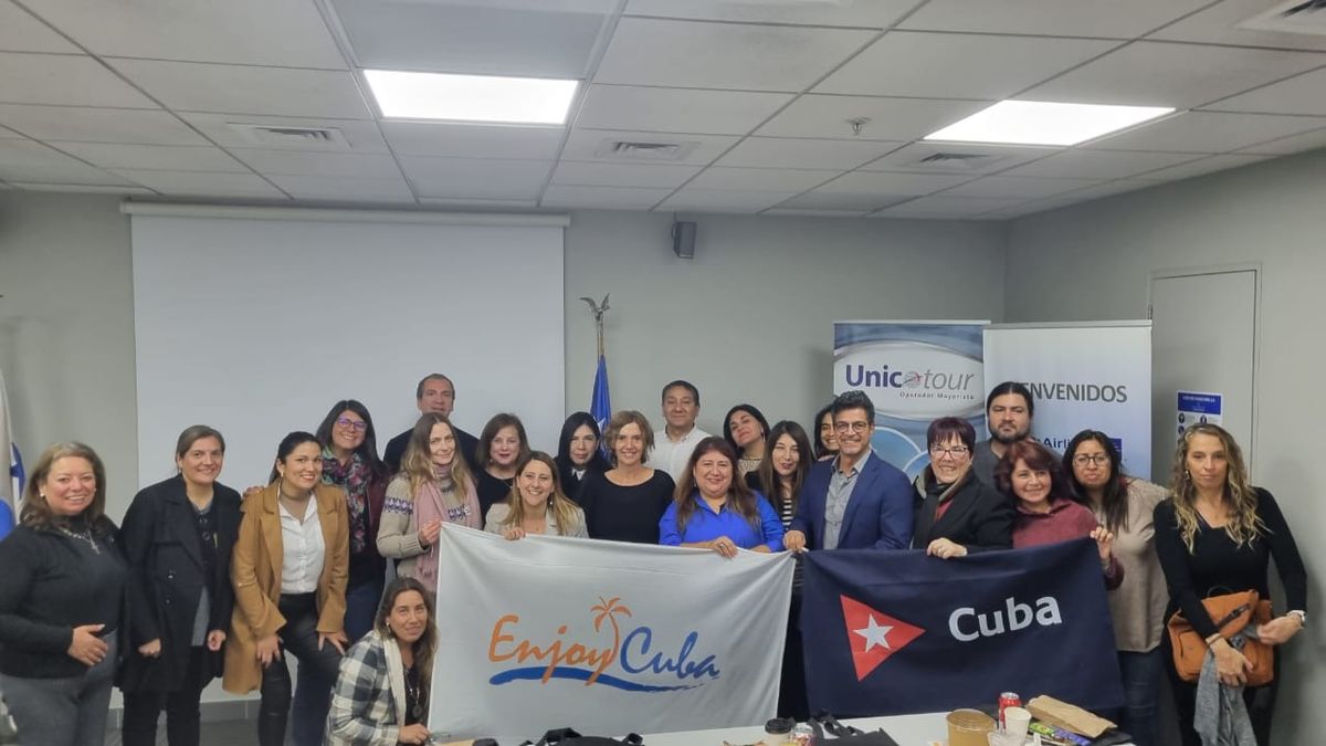 En el evento de Unicotour actualizó acerca del destino Cuba a agentes de viajes nacionales. 