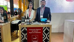 Francisco Godoy, gerente general de Corporación Regional de Turismo de Valparaíso; y Jimena Basaes, encargada de Marketing de la entidad.