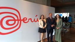 Paola León, especialista de Turismo de PromPerú en Lima; Gustavo García, consejero económico de Perú en Ecuador, y Fanny Thivierge, especialista de Turismo de PromPerú en Ecuador. 