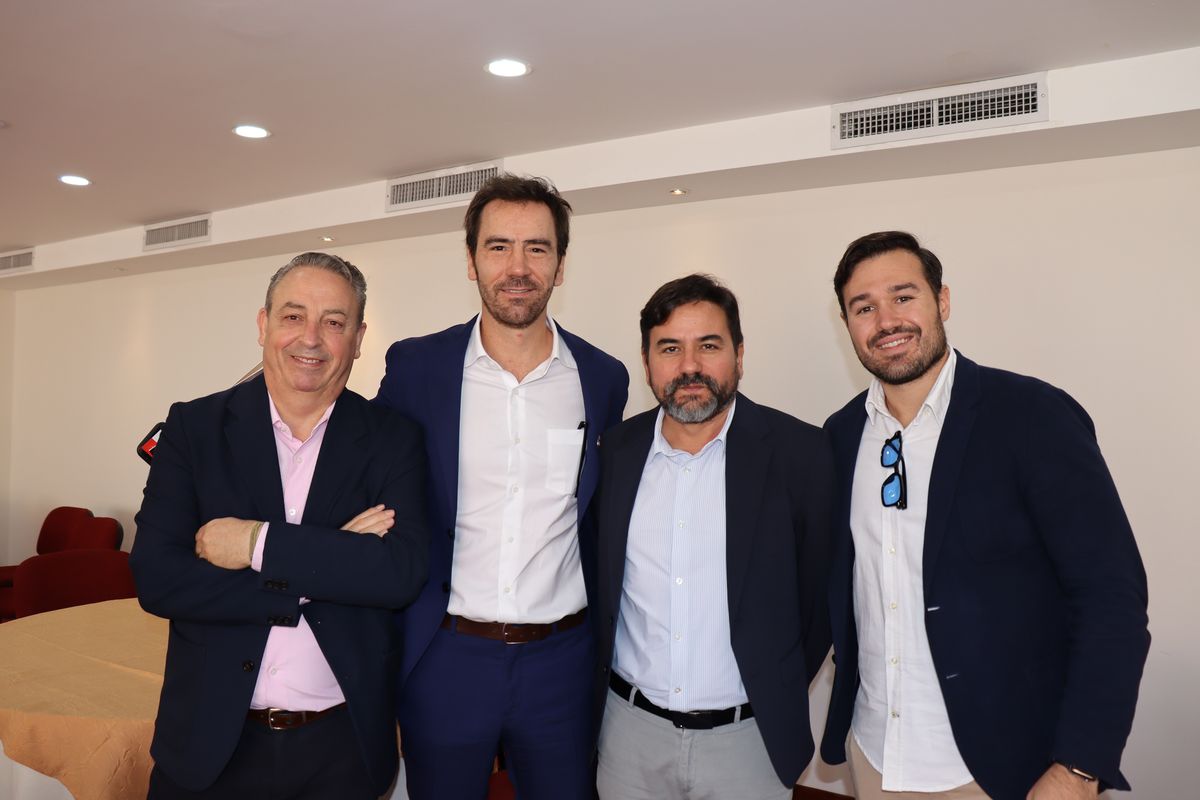 José Felix Cano, director de Ventas de VerdeSicilia; Alejandro García, gerente general de Viajes Celtour; Angel Villalba, director comercial y Victor Piedrabuena de EuroWelcome.
