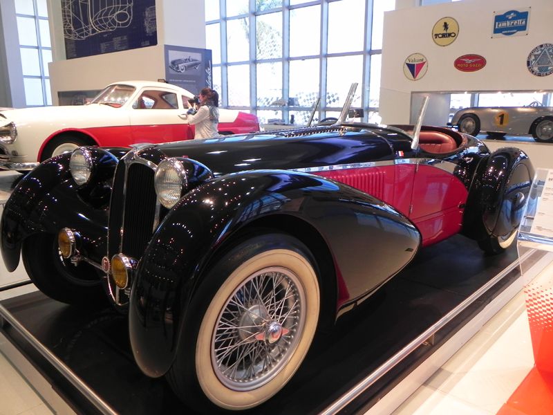 Más autos para los fanáticos.