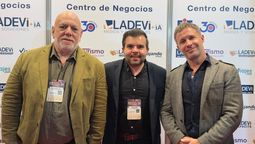 Pablo Cappelletto, gerente de ventas de aéreos de Discover the World; Gabriel Gomes, director de South African Airways; y Charlie Ryan, Vicepresidente de Discover the World.