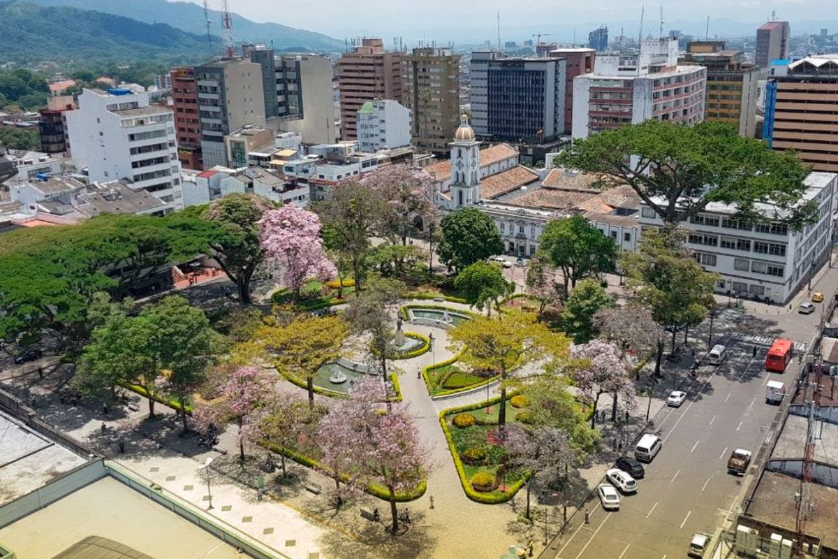 Ibagué se destaca dentro del departamento del Tolima como uno de los principales focos turísticos.