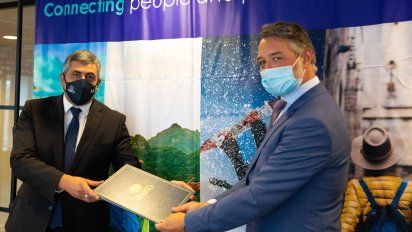 Expedia Group sella acuerdo de colaboración con OMT