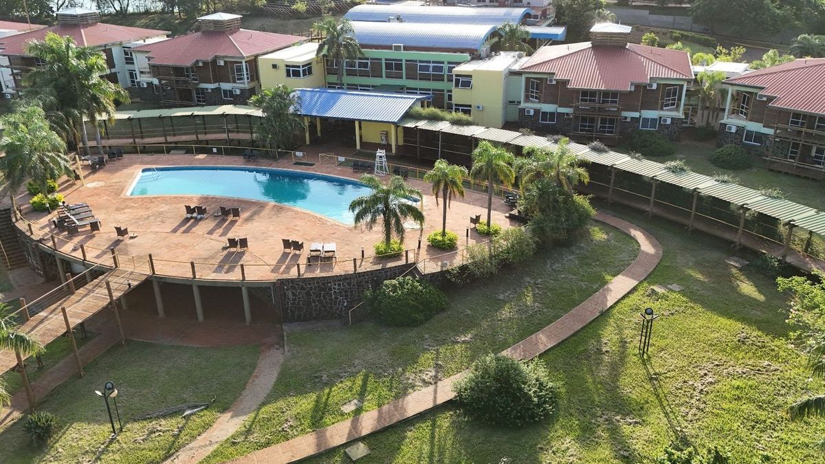 El Hotel Maitei de Posadas (Misiones) dejó de recibir huéspedes tras la salida de Numah. La coyuntura volvió inviable la operación y el cierre afectó a 22 trabajadores.