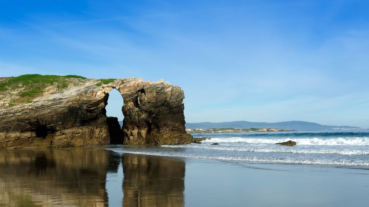 Playa de As Catedrais, monumento natural en Galicia.