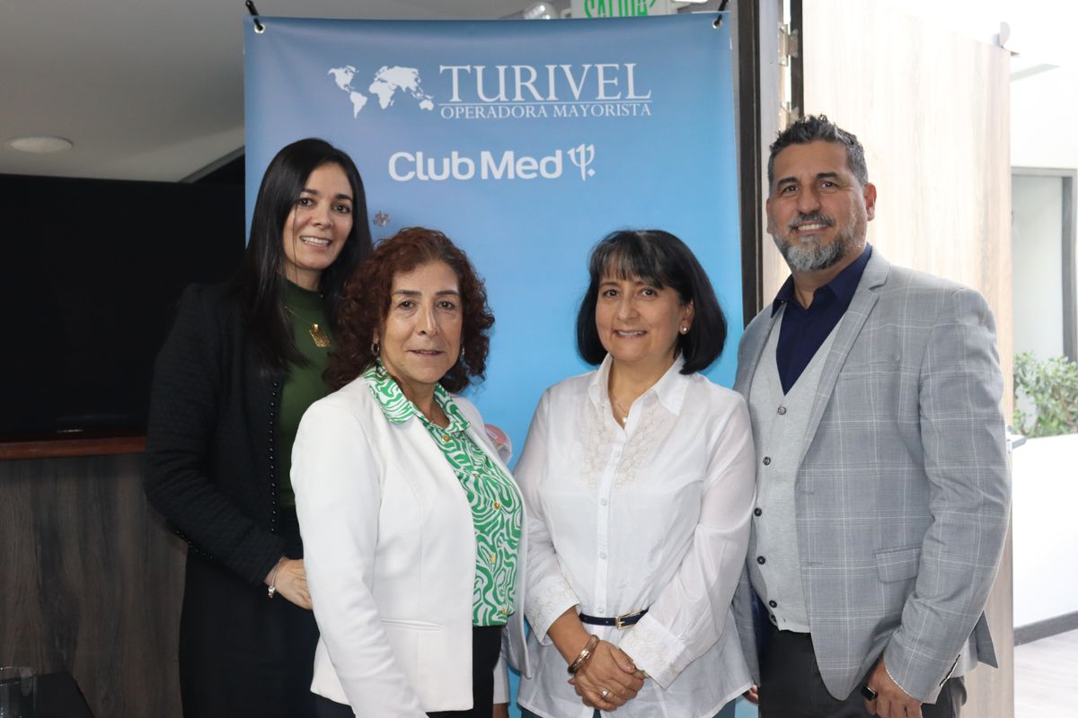 Deisy Mendoza, directora de producto de Turivel; Angela Gama, asesora comercial; Ivonne Castro, directora de Turivel; y Abin Rosales Monascal, gerente comercial para Países Hispánicos de Sudamérica de Club Med.