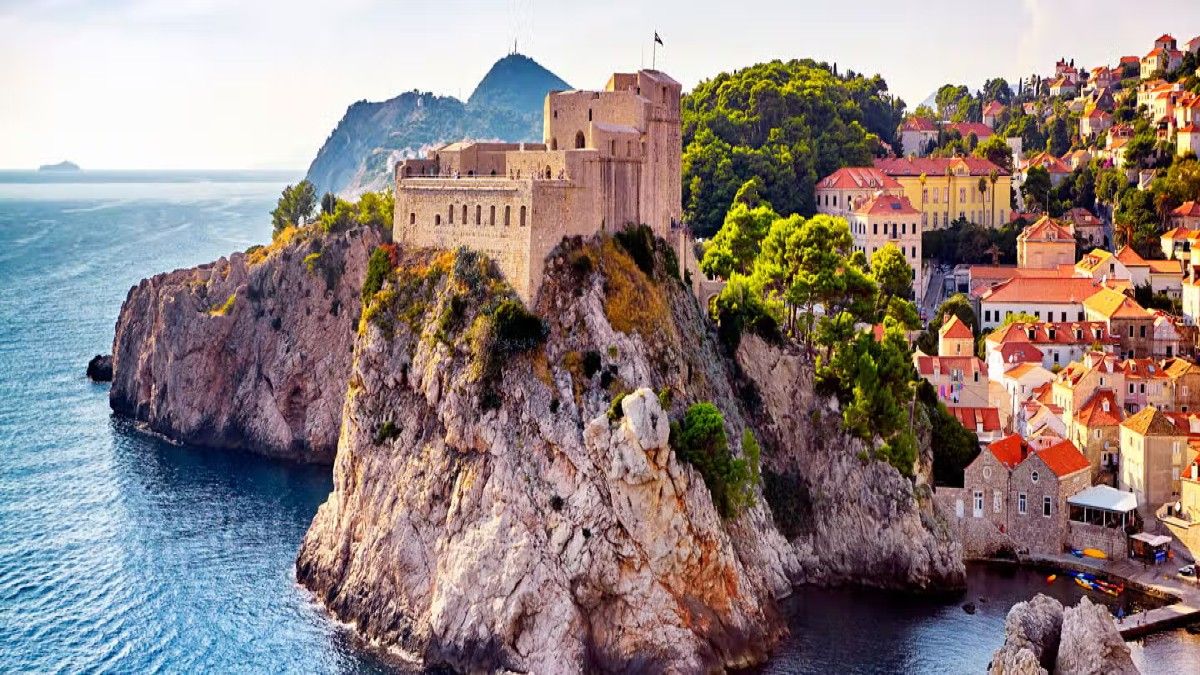 Dubrovnik, en Croacia, conocida a nivel mundial por ser una de las locaciones de Juego de Tronos. Dubrovnik, en Croacia, conocida a nivel mundial por ser una de las locaciones de Juego de Tronos.