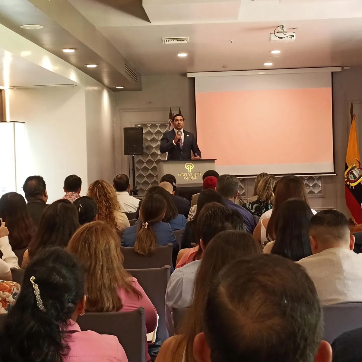 Conversatorio de la Cámara de Comercio de Machala sobre la reforma tributaria, con el fin de mejorar las actividades económicas de la ciudad. - Ladevi Medios y Soluciones Conversatorio de la Cámara de Comercio de Machala sobre la reforma tributaria, con el fin de mejorar las actividades económicas de la ciudad.