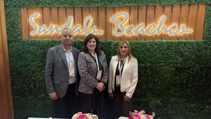 Arlenes García (centro) encabezó la delegación de Sandals & Beaches Resorts en la Vitrina Turística Anato, acompañada por José Rojas y Blanca Sánchez.