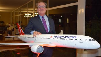 Selim Ecirli, gerente general de Turkish Airlines en Colombia en el marco del 10° aniversario de operación.