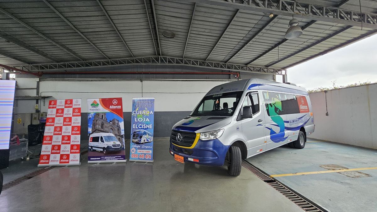 El aeropuerto José Joaquín de Olmedo cuenta con un nuevo servicio de transporte hacia la ciudad de Cuenca.&nbsp;